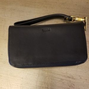 Fossil wristlet